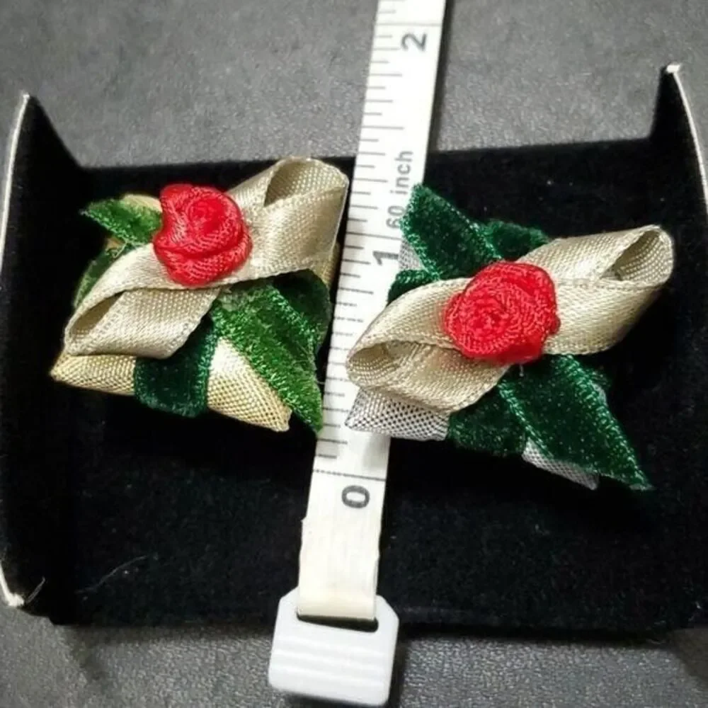 Avon package brooches set of 2 presents